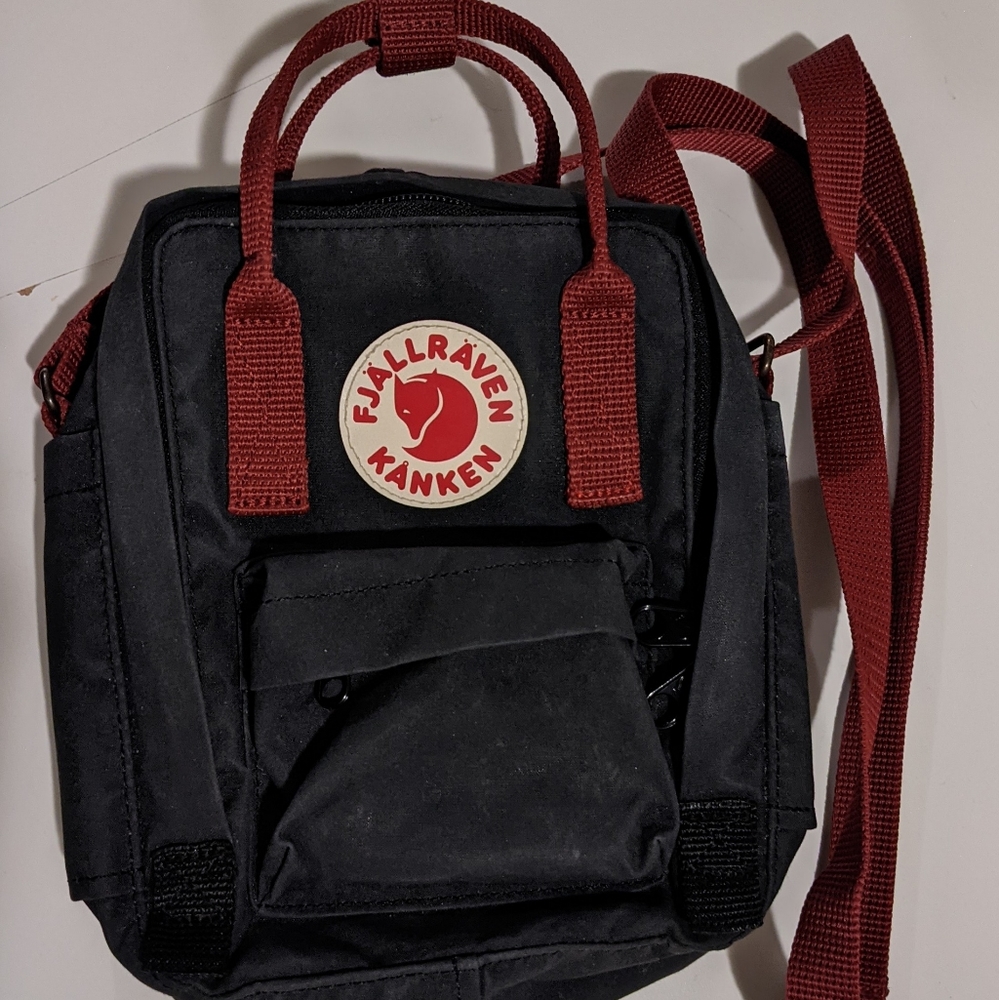 Fjallraven Kanken sling shoulder bag black ox red